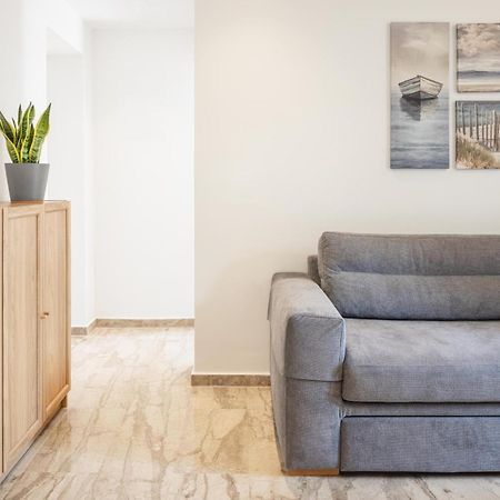 Minimalist Apartment Near The Airport And The City Center Kanali  Exterior photo