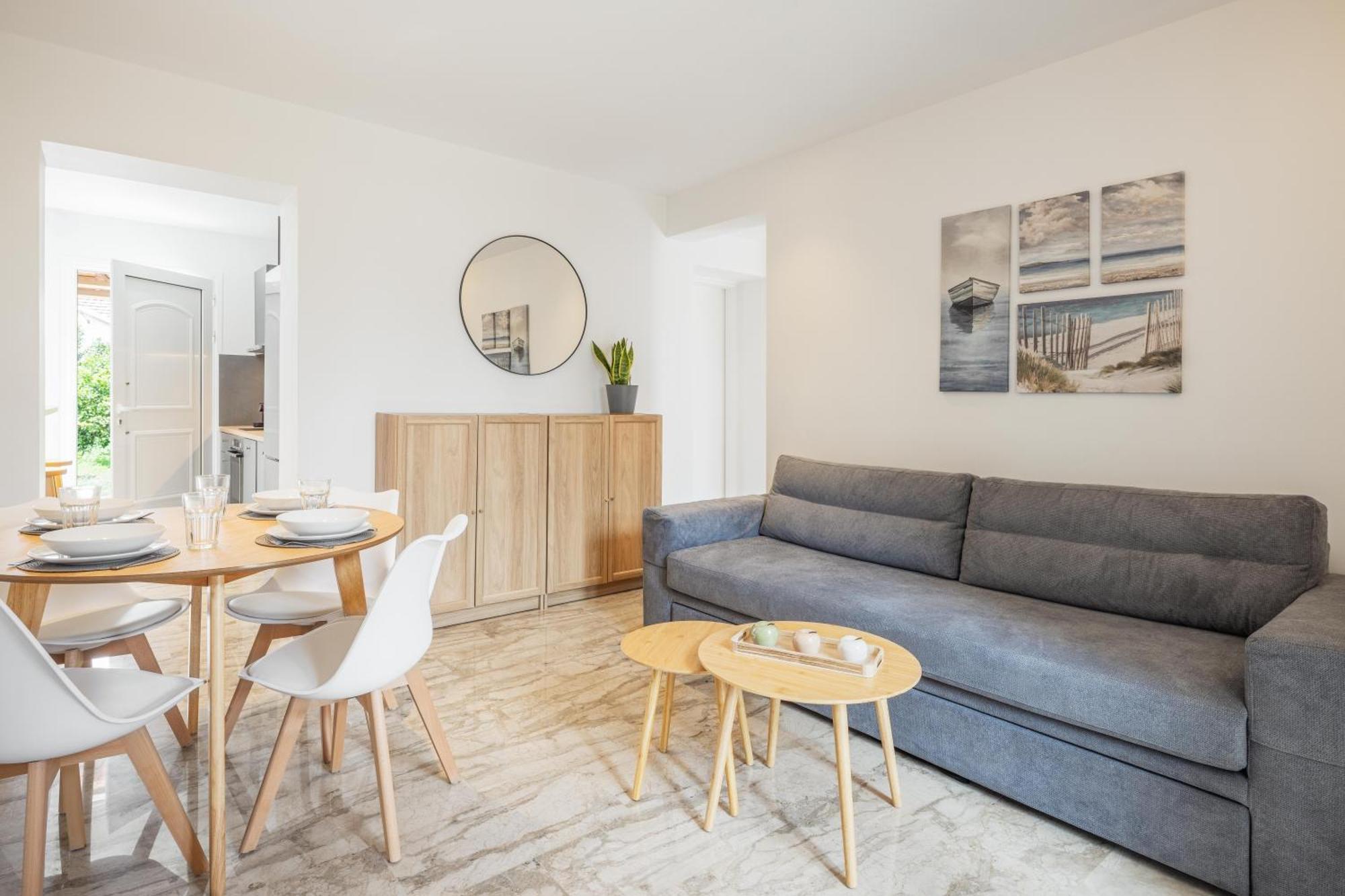 Minimalist Apartment Near The Airport And The City Center Kanali  Exterior photo